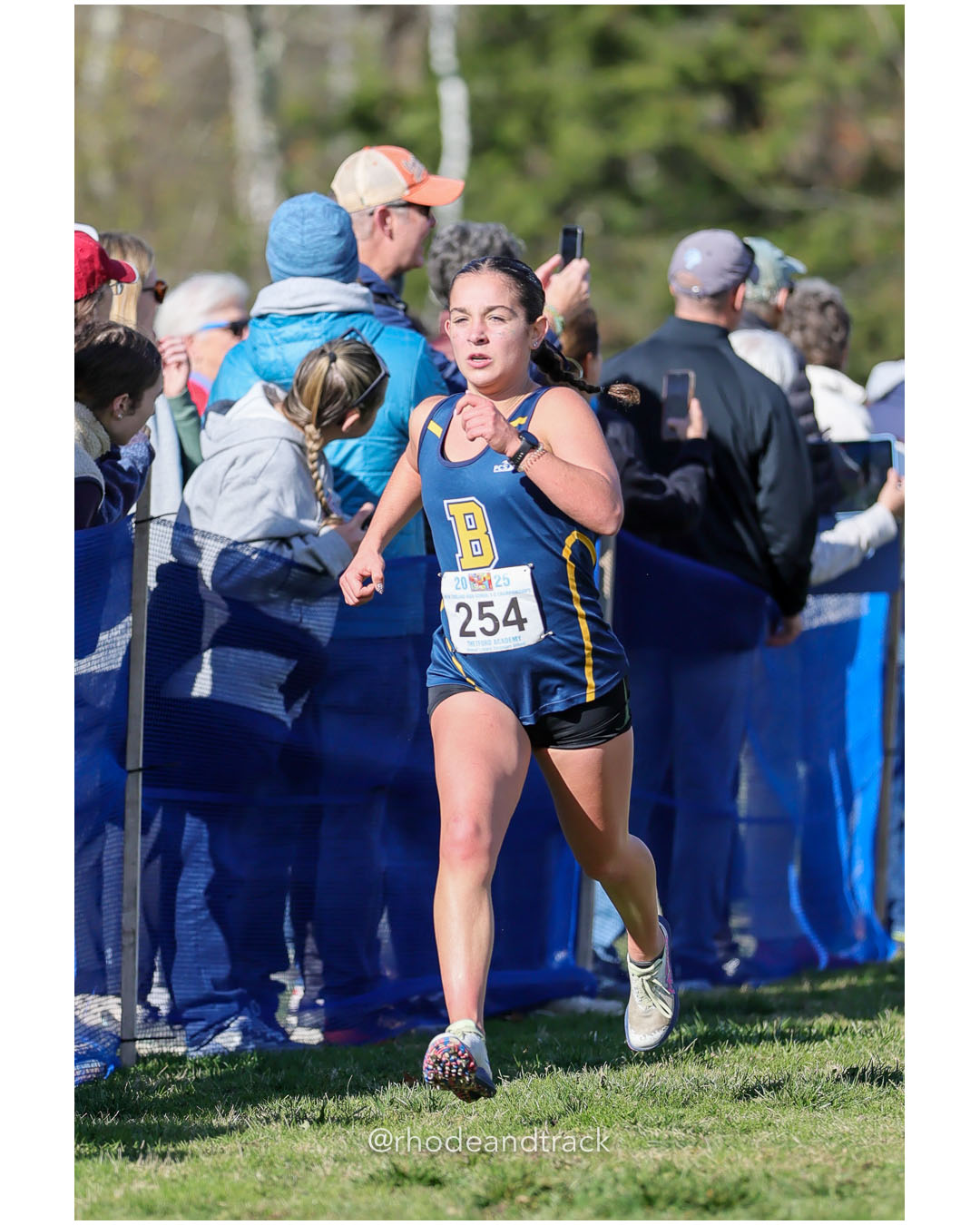 Scarlett Wasinowicz, Barrington High School, P200, 23:06.02 - New England Cross Country State Championship - Thetford Vt - November 8, 2025 File: ./dir-1-Girls-Championship/251108-2025-New England-Cross-Country-Championships-Thetford-VT-369-296A6337.jpg Scarlett Wasinowicz, Barrington High School, P200, 23:06.02 - New England Cross Country State Championship - Thetford Vt - November 8, 2025…